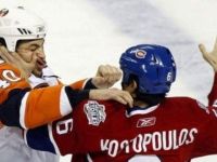 Eishockeyspieler haben sich ganz doll li