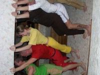 An die Wand stellen