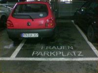Frauenparkplatz nur halb