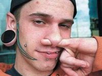 Finger in der Nase