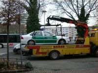Polizei abgeschleppt