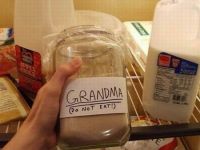 Oma! Nicht essen