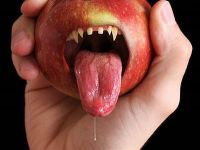 Vorsicht, Apfel beisst zurück!