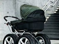 Kinderwagen mit Breitreifen
