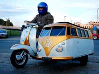 VW-Roller mit Beiwagen