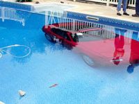 Im Pool versenkt