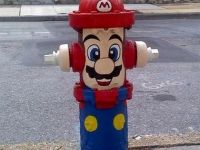 Super Mario als Hydrant