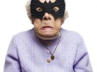 Die oma kann es nicht lassen
