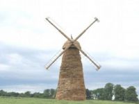 Windmühle aus Stroh