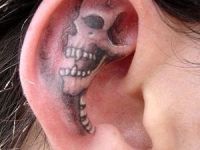Krasses Ohr Tattoo