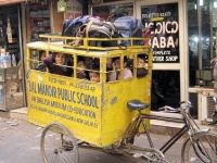 Indischer Schulbus